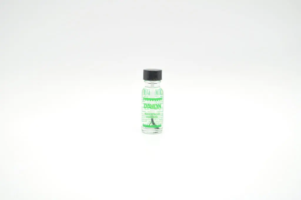 Davlyn Waterproof Liquid Adhesive, Clear, Green Label, 0.5 ounce (14.7ml)