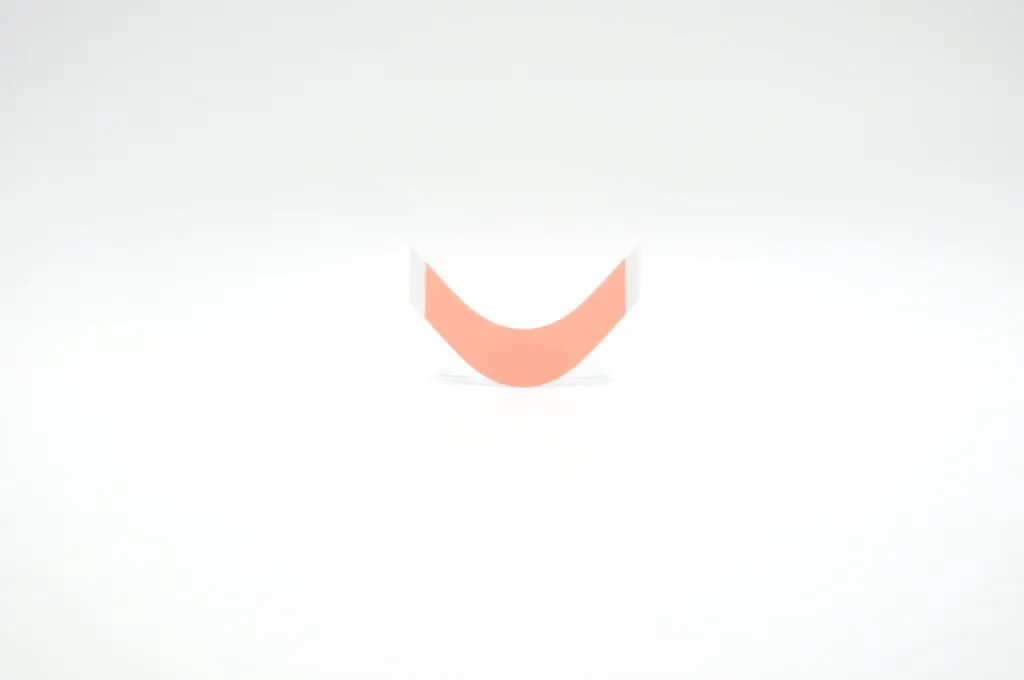 Red Tape D-contour